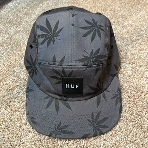 HUF 5 panel leaf hat